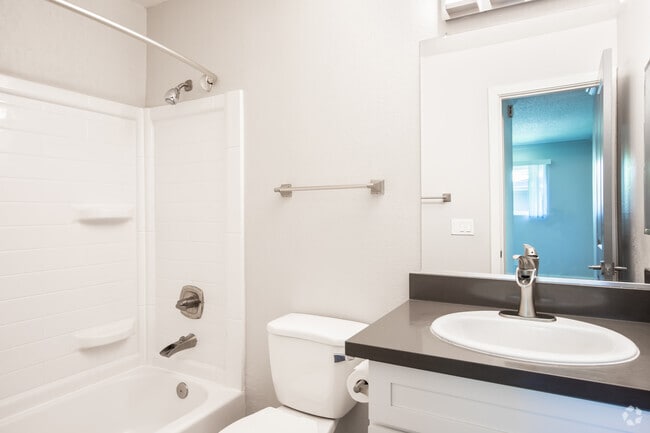 1BR, 1BA - 500SF