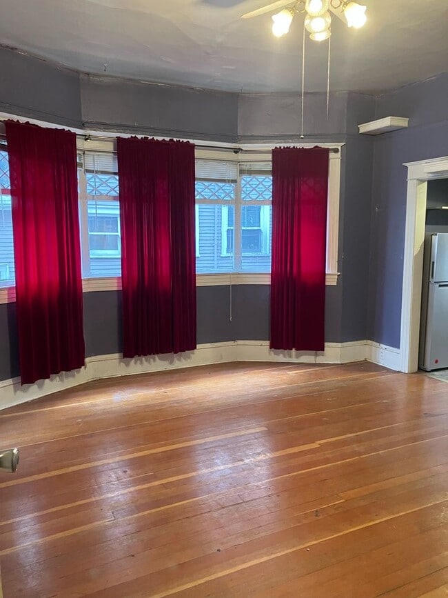 Building Photo - Capitola Tri-Plex Unit #417 Main Floor