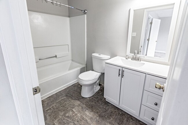 Photo - Renovated Townhome in Woodburne