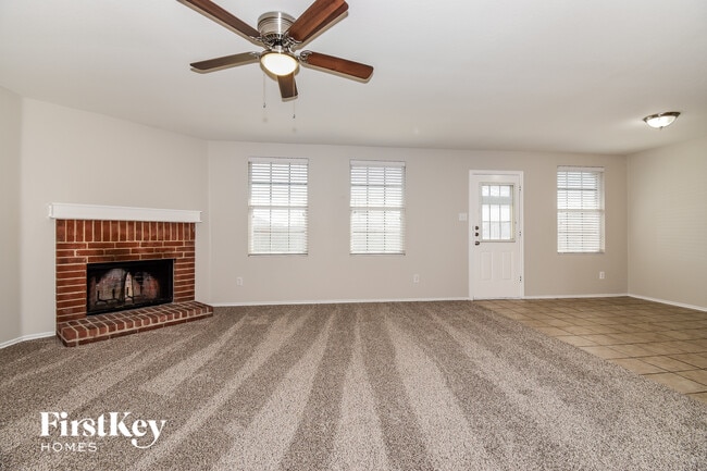 Photo - 609 Rosemary Dr