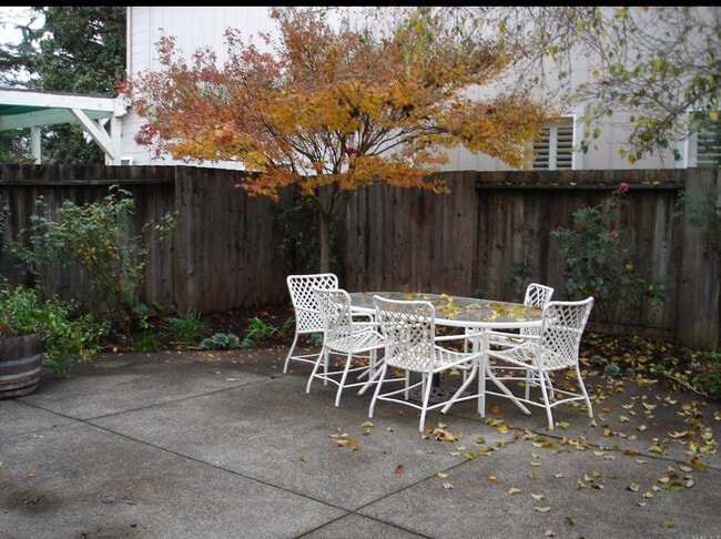 Photo - 4247 Flat Rock Cir