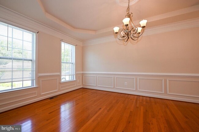 Photo - 5313 Queensberry Ave