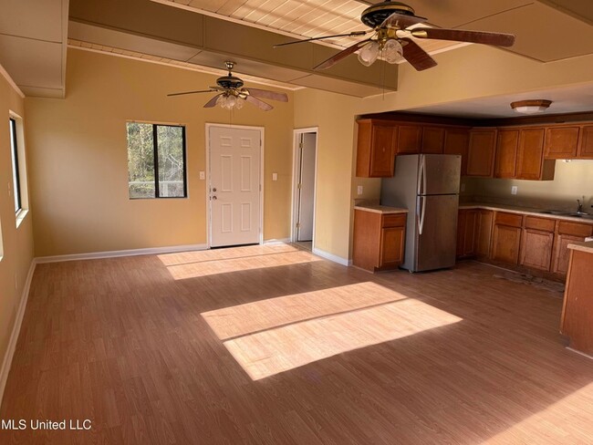 Photo - 10633 Woolmarket Lake Rd