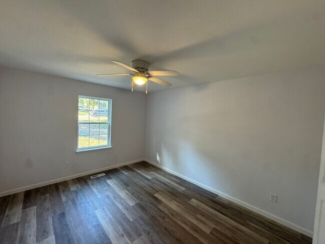 Photo - 26 Greenridge Ln