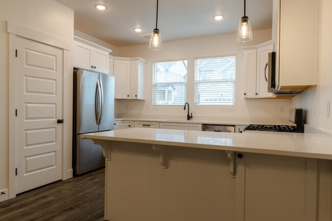 Building Photo - 878 Portman Wy Rental