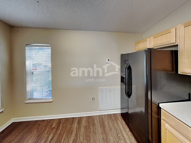 Photo - 9423 Thorn Glen Rd