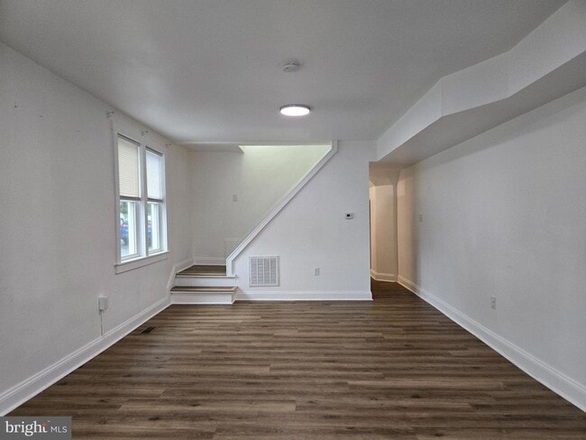 Photo - 739 S Kent St