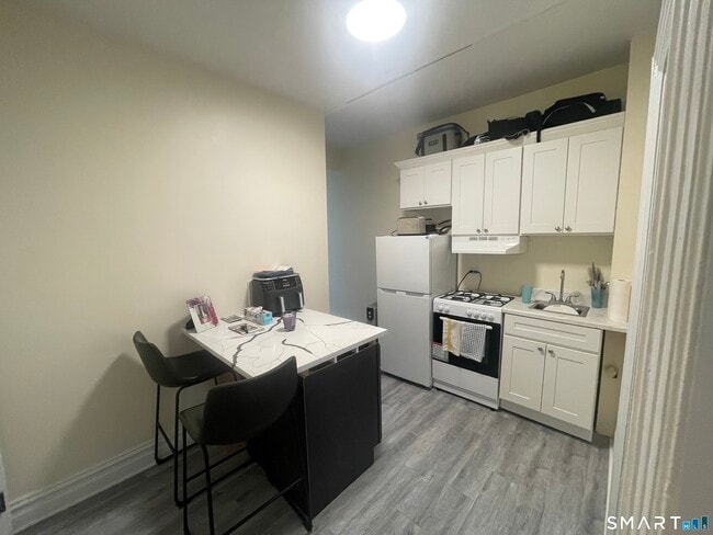 Photo - 355 Greenwich Ave Unit 2A