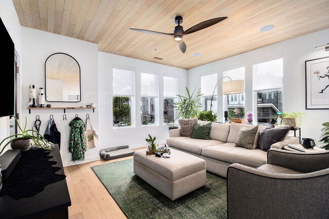 Building Photo - 395 Pratt Dr SE Unit 801