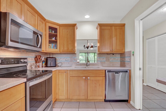 Photo - 2916 SW 22nd Cir Unit 202d