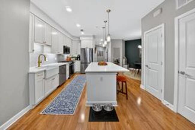 Photo - Stunning 1BR/ 1BA Condo with Den and Garag...