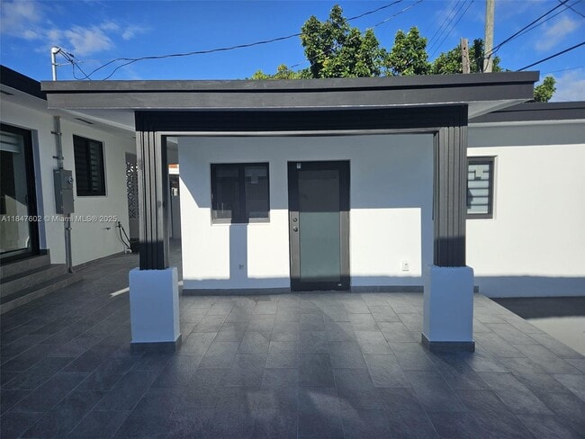 Building Photo - 1754 SW 14th Terrace Unit a Rental