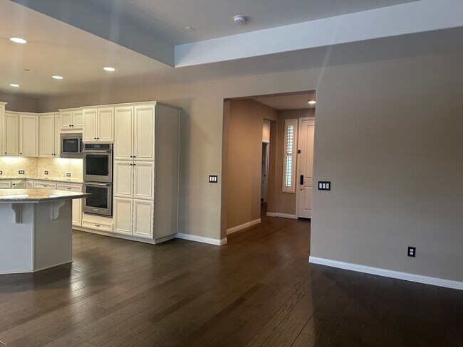 Photo - LIKE NEW WINDERMERE SEVEN OAKS HOME - READ...