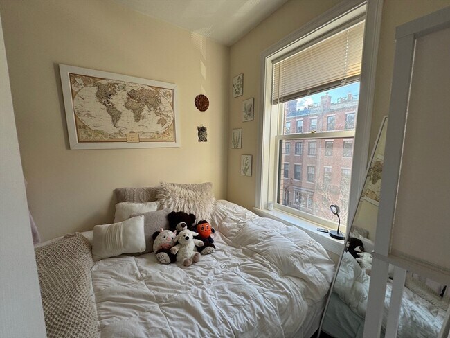 145 Charles St Unit 7