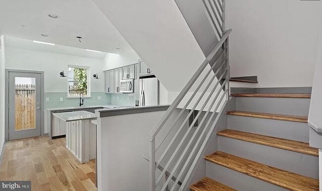 Photo - 2646 Janney St