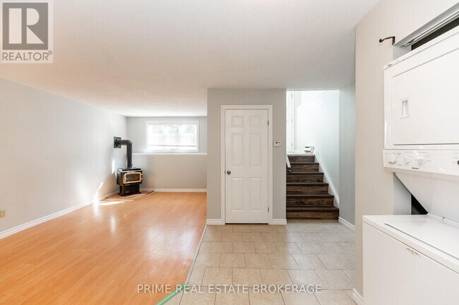 Photo - 219 Emerson Ave Unit 2