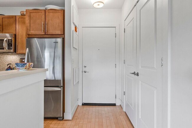 Photo - 5201 Wisconsin Ave NW