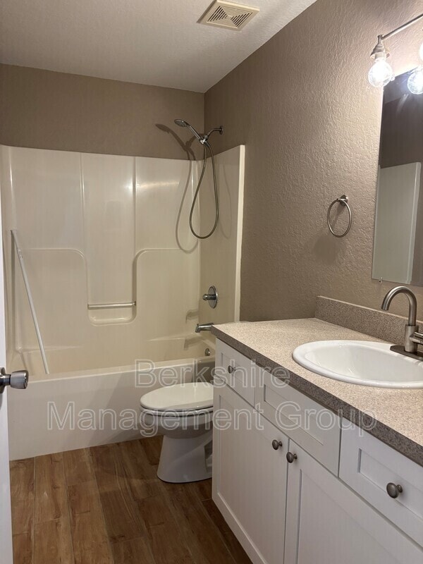 2405 Ave C SW