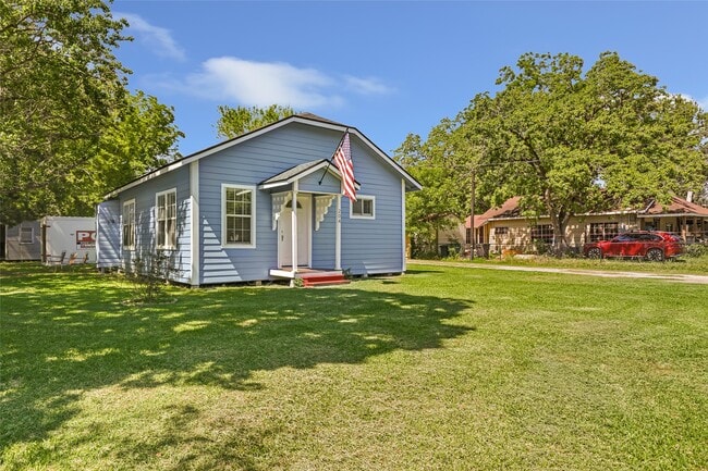Photo - 204 Kerry Rd