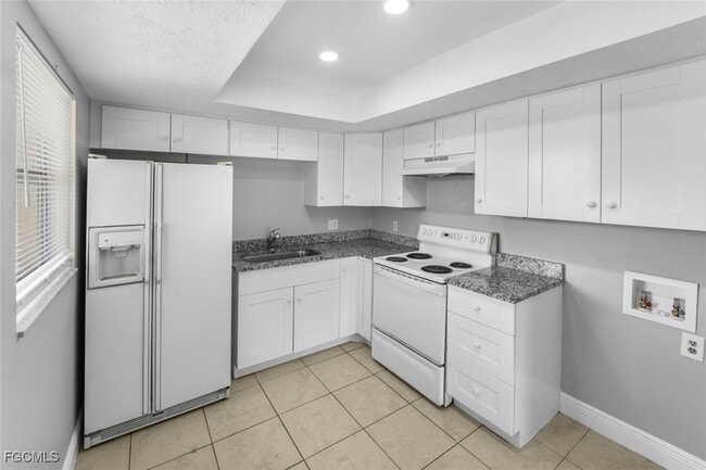 Building Photo - 2935 SE 15th Pl Unit 2