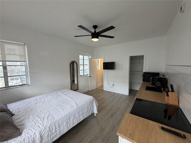 Photo - 301 86th St Unidad 303-4A