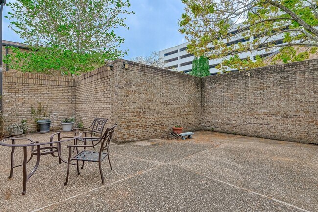 Photo - 2555 Bering Dr