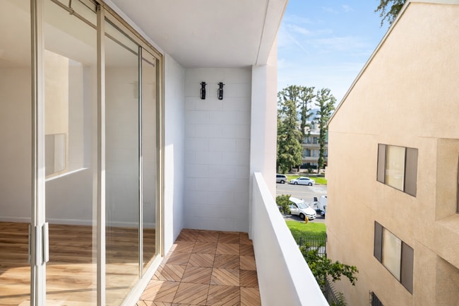 Photo - 421 La Fayette Park Pl Unit 404