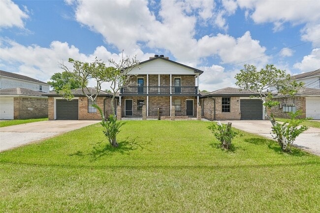 Building Photo - 4506 Avenue L Unit 2