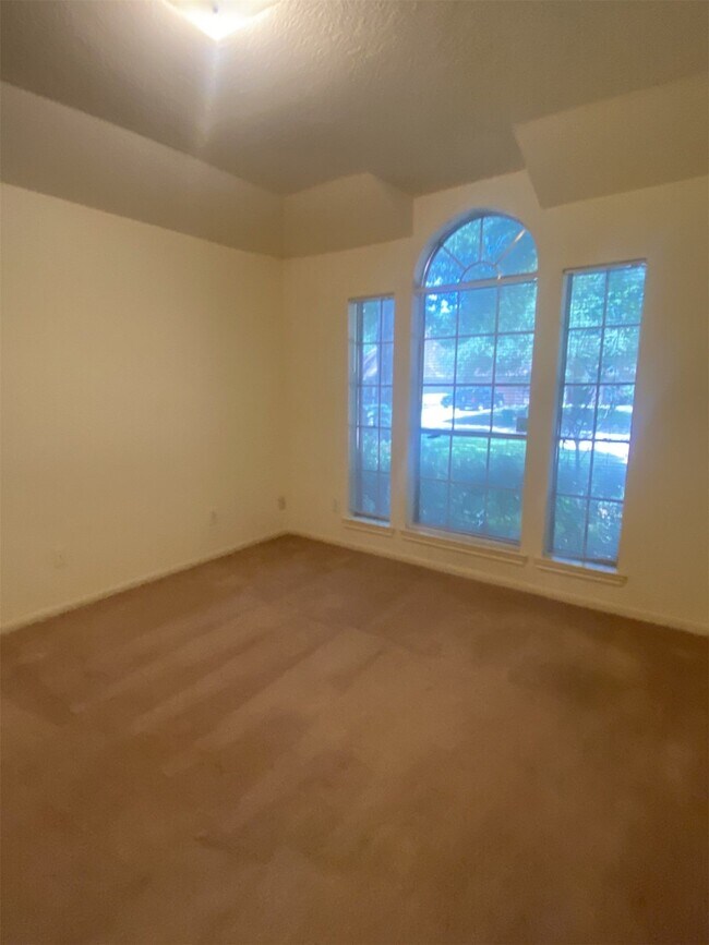 Photo - 2222 Havenhouse Dr