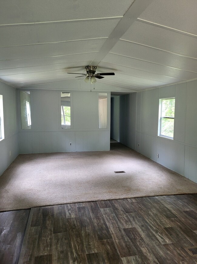 Photo - 196 Phoenix Dr