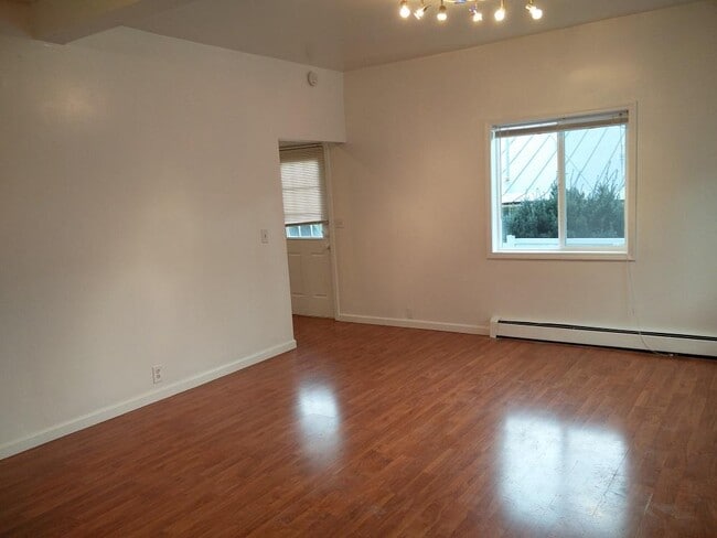 Photo - 634 W Nickerson St Unidad A