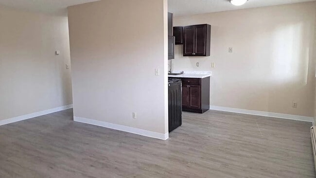 Photo - Twin Lakes Apartments