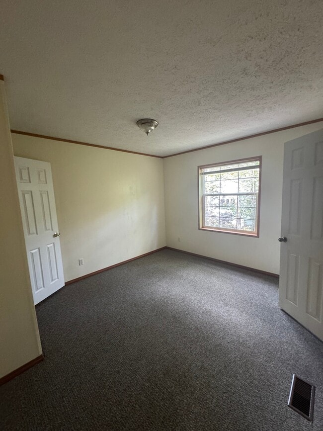 Photo - 629 Gunters Hill Rd Unidad B