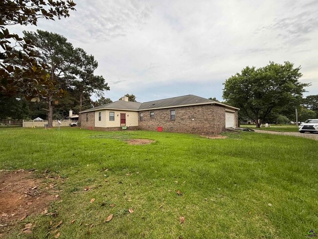 Photo - 118 S Springs Dr