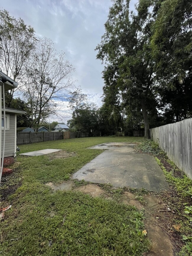 Photo - 204 E Chestnut St