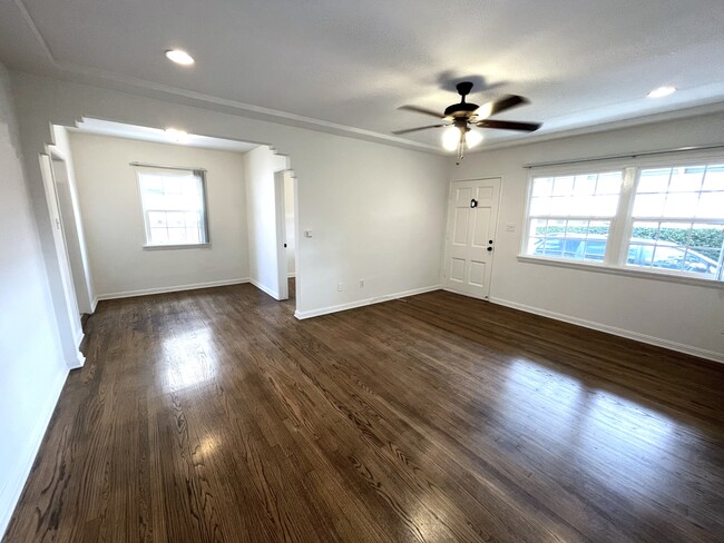 Photo - 3211 Bagley Ave Unidad 3215