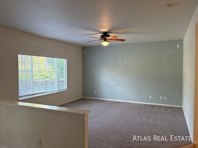 Photo - 1071 Thornbury Pl