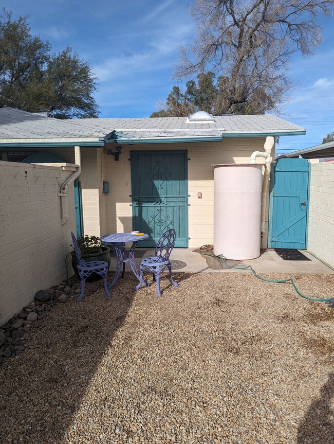 Great eastside location 1 Bedroom 1 Bath - Great eastside location  1 Bedroom 1 Bath House