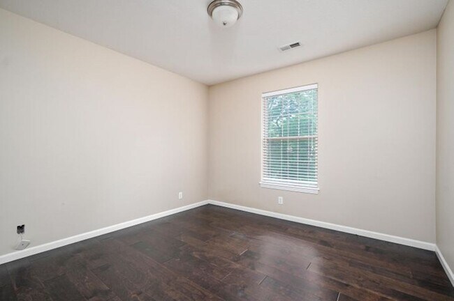 Photo - 1403 W Maplewood St