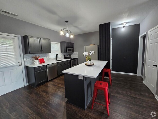 Building Photo - 25 Corinth Rd Rental