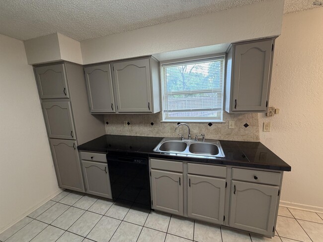 Photo - 4830 Lovers Ln