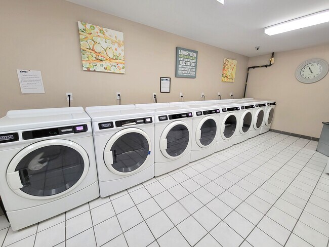 Photo - 828 Sutton Mills