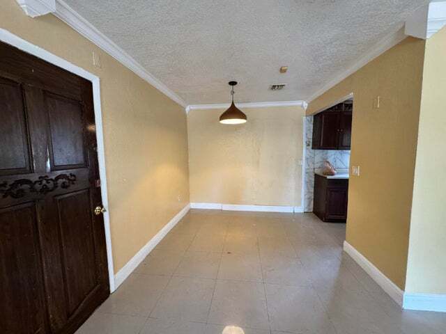 Photo - 867 Caroline Cir