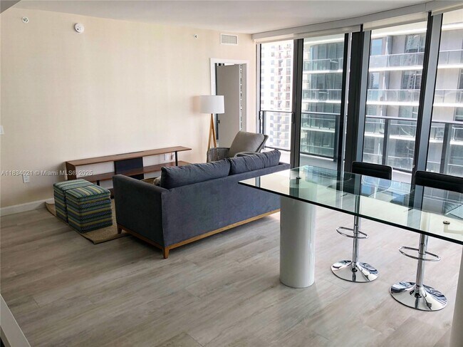 Photo - 45 SW 9th St Unidad 2308