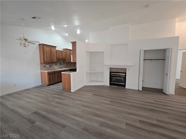 Photo - 1612 N Torrey Pines Dr Unidad 104