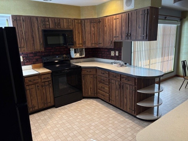 Photo - 418 N Service Rd