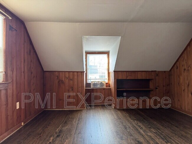 Photo - 2204 Ramblewood Dr