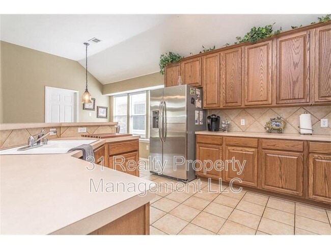 Photo - 5708 Bedford Ln