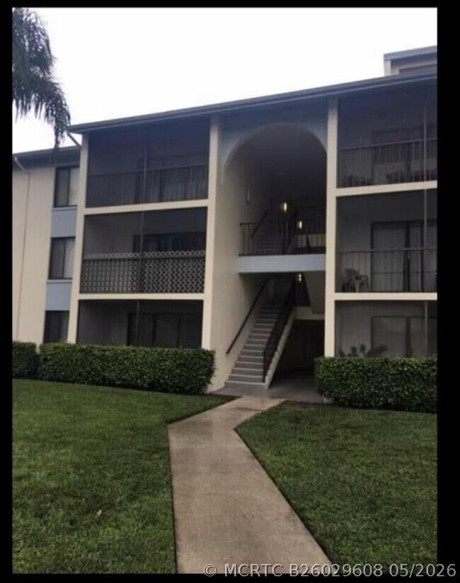 Building Photo - 1105 Green Pine Blvd Unit C1
