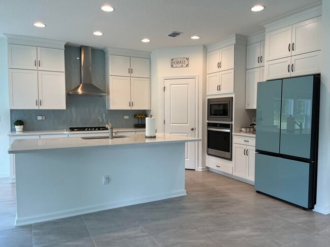 Photo - 254 Starnberg Ct